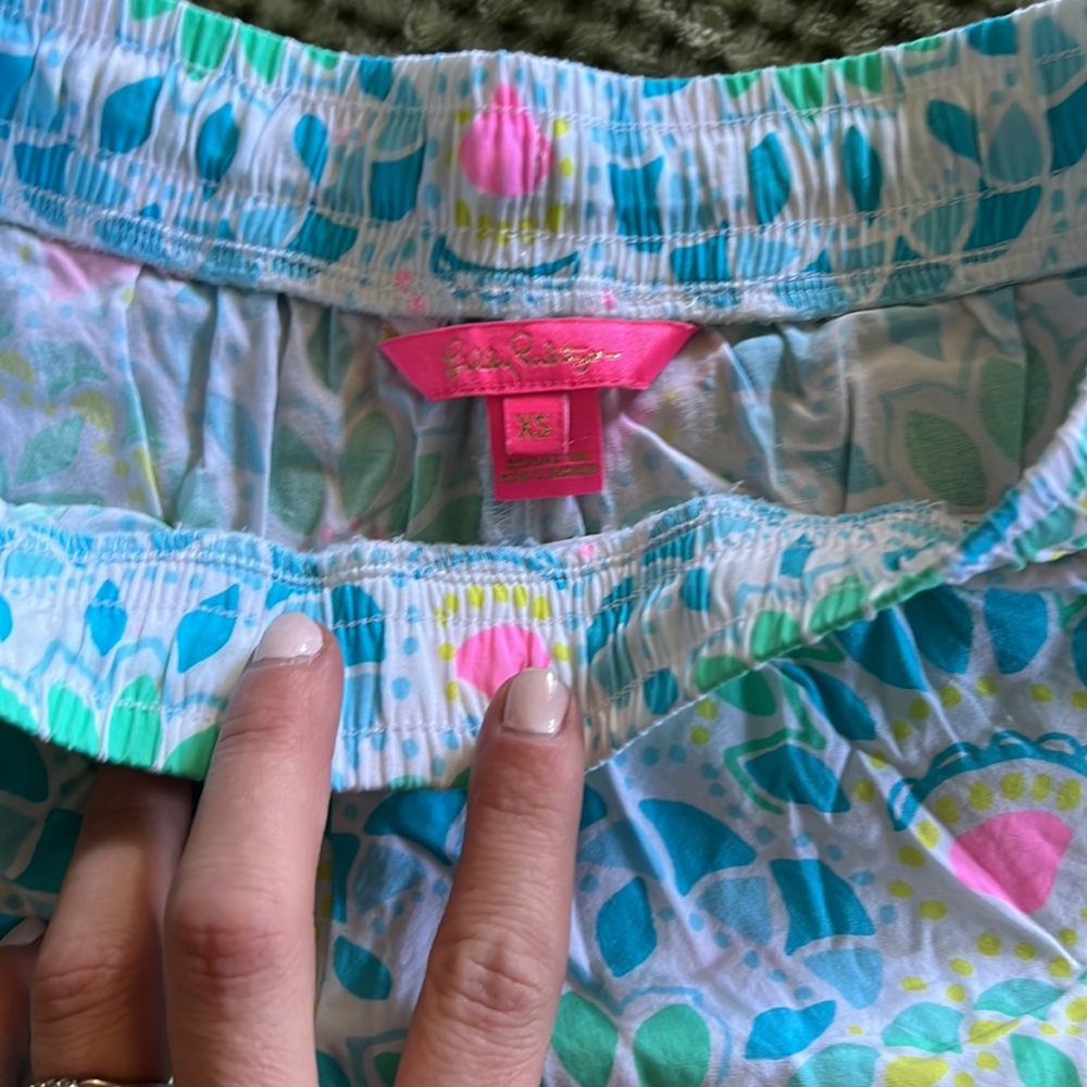 Lilly Pulitzer - Picture 2 of 4